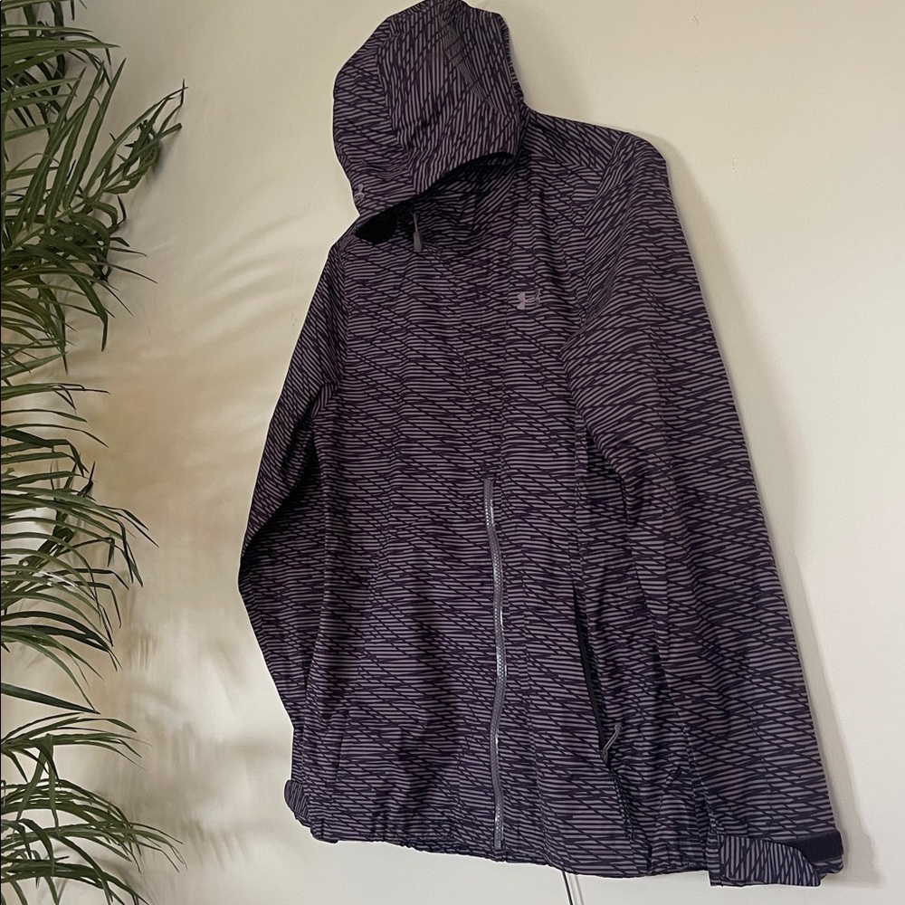 228. UA | Windbreaker | Medium  20/27